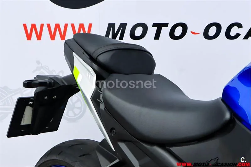 Suzuki GSX-S – Vista 11