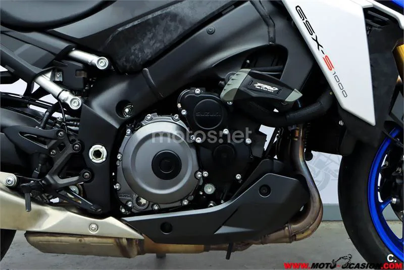 Suzuki GSX-S – Vista 5