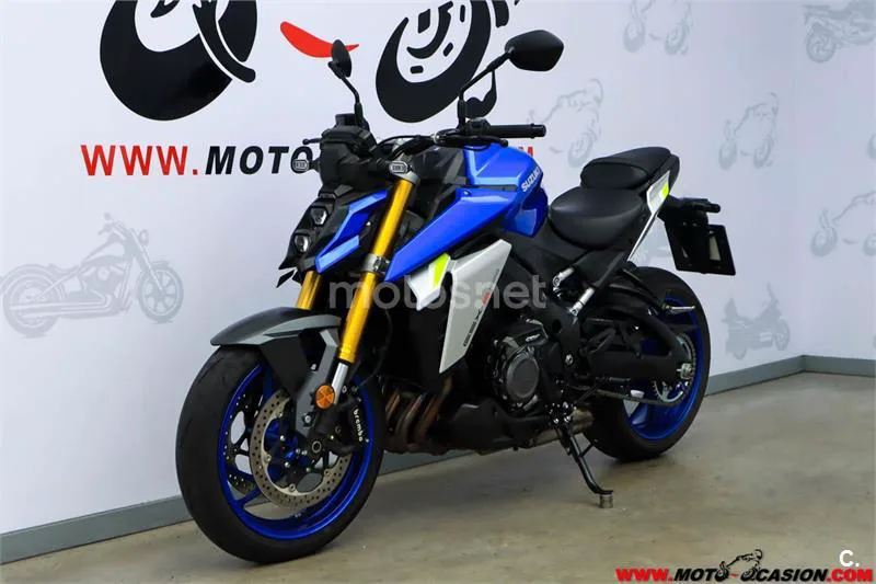 Suzuki GSX-S – Vista 8