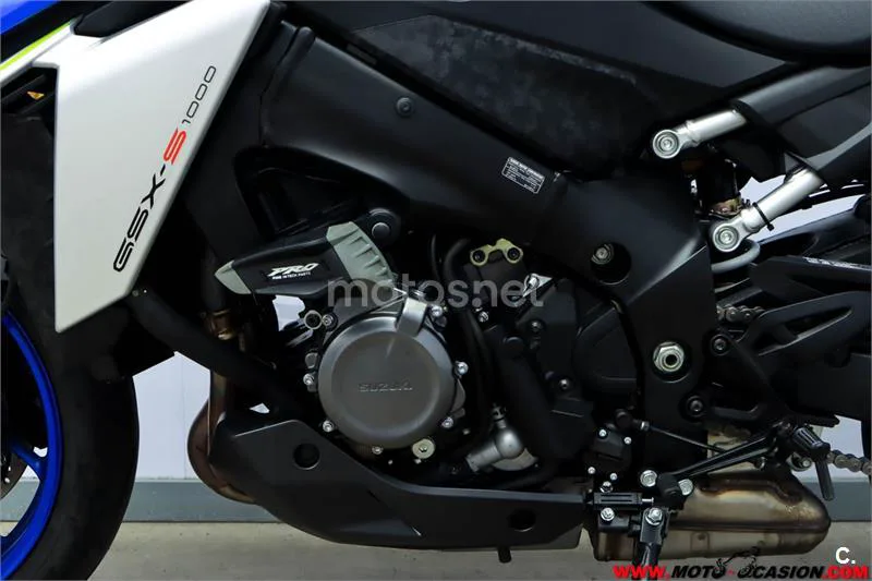 Suzuki GSX-S – Vista 10