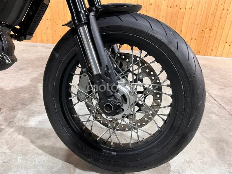Ducati Scrambler – Vista 30