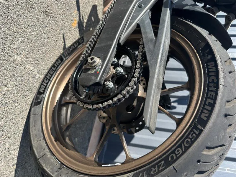 Honda CB 125 R – Vista 5