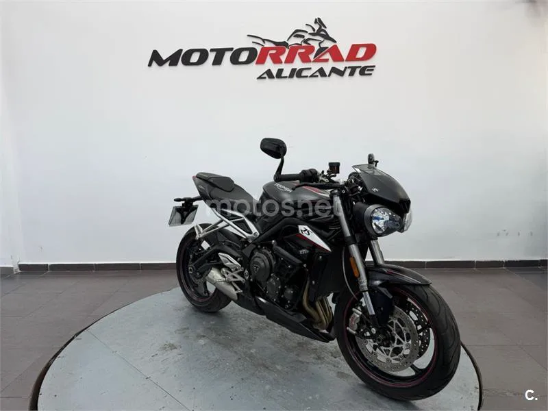 Triumph Street Triple – Vista 15