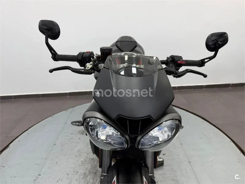 Triumph Street Triple – Vista 18