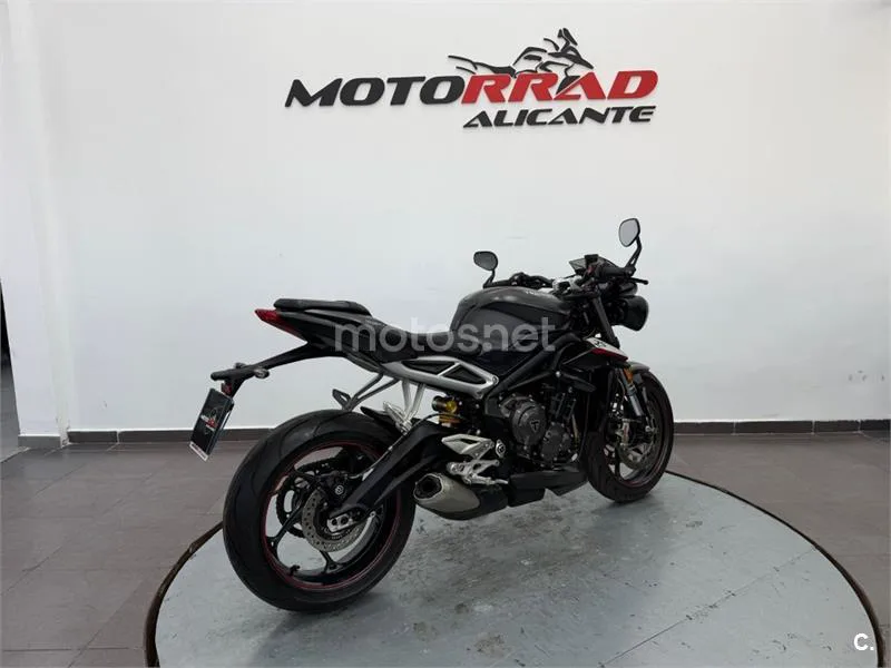 Triumph Street Triple – Vista 3