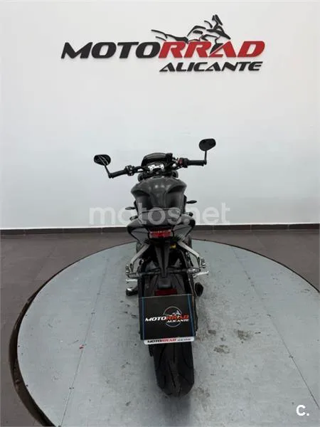Triumph Street Triple – Vista 4