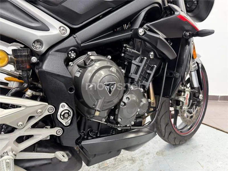 Triumph Street Triple – Vista 8