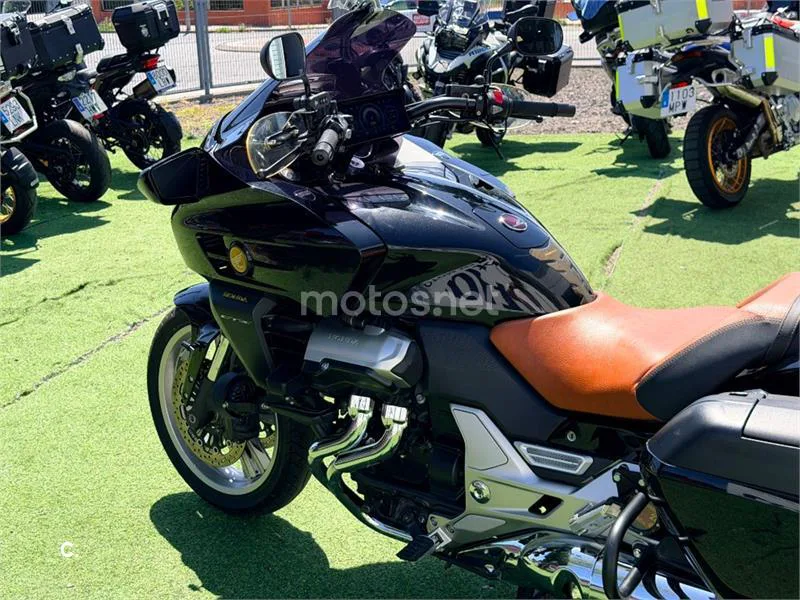 Honda CTX – Vista 23