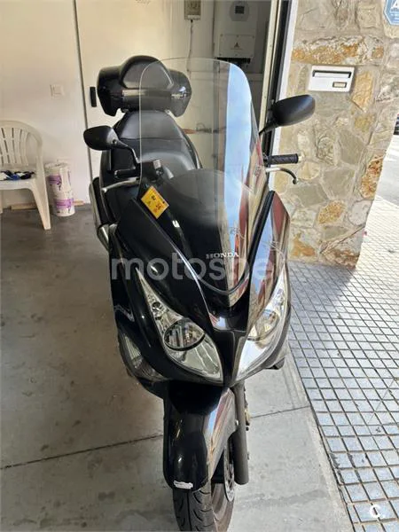 Honda Silver Wing 600 – Vista 6