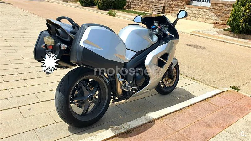 Triumph SPRINT ST – Vista 2