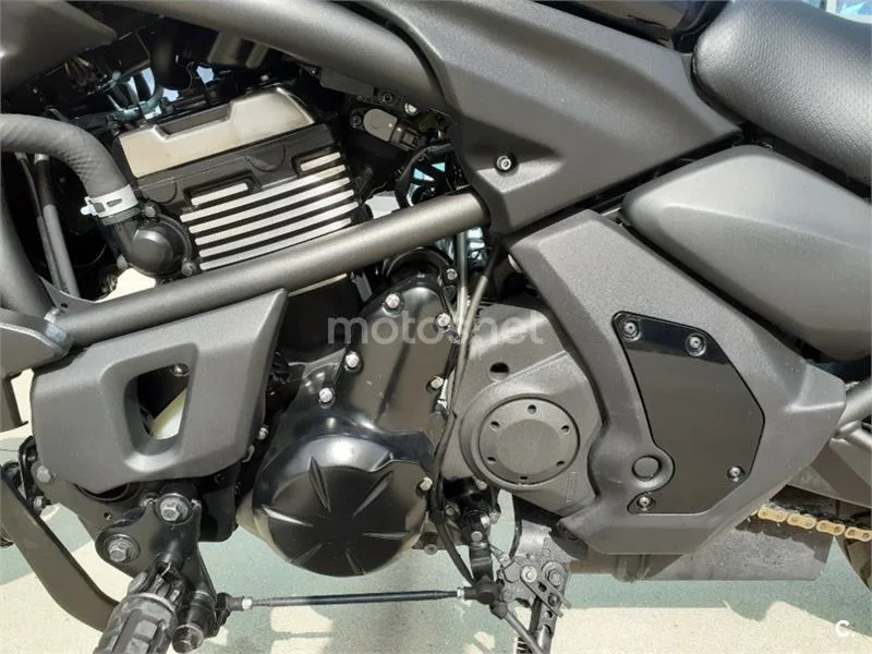 Kawasaki Vulcan S – Vista 11