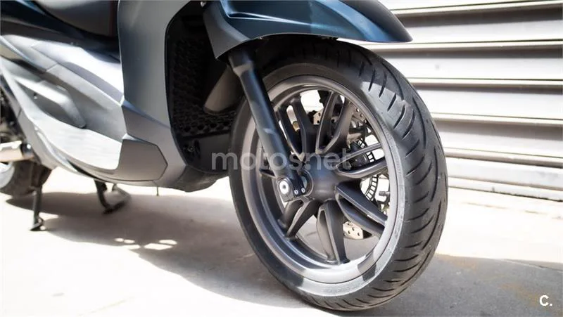 Piaggio Beverly – Vista 4