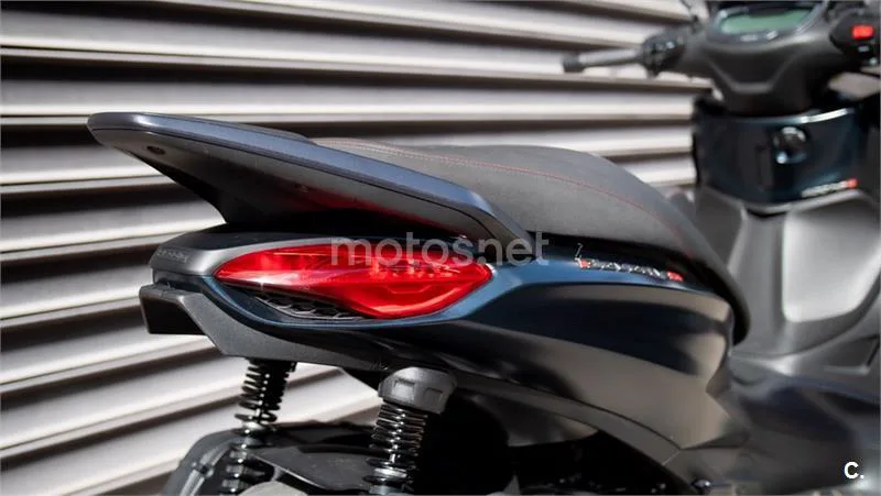Piaggio Beverly – Vista 7