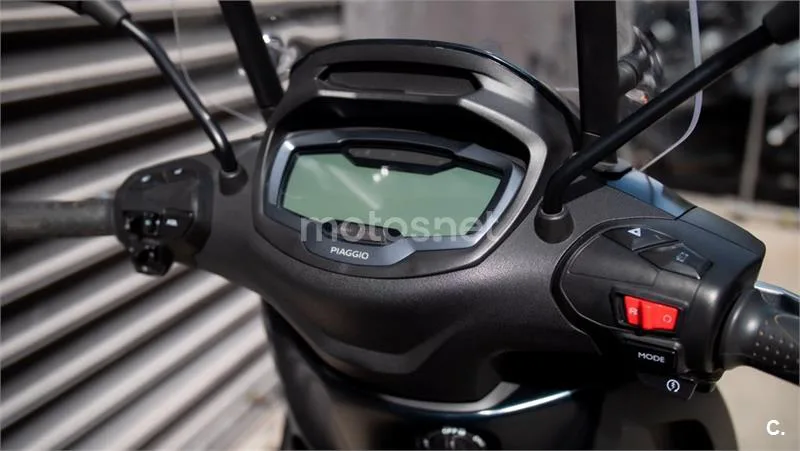 Piaggio Beverly – Vista 9