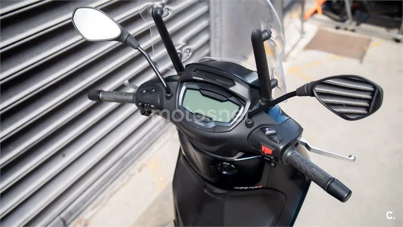 Piaggio Beverly – Vista 10