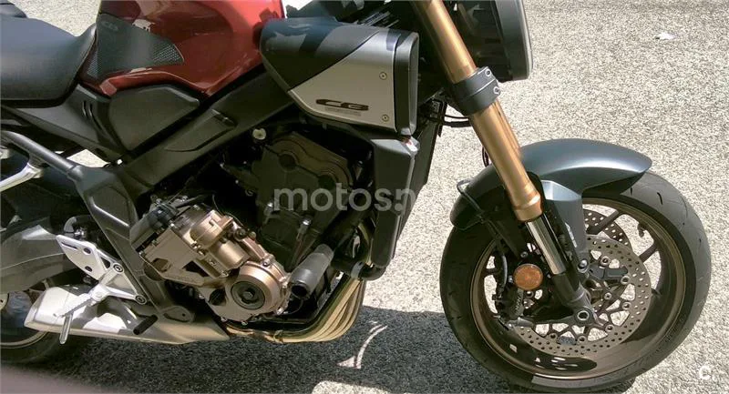 Honda CBR 650 R – Vista 11