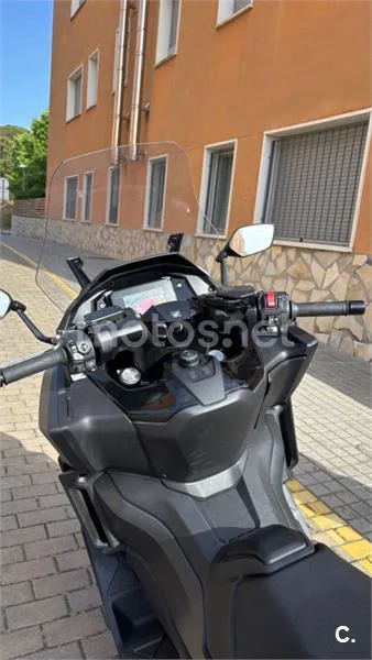 Honda Forza 750 – Vista 2