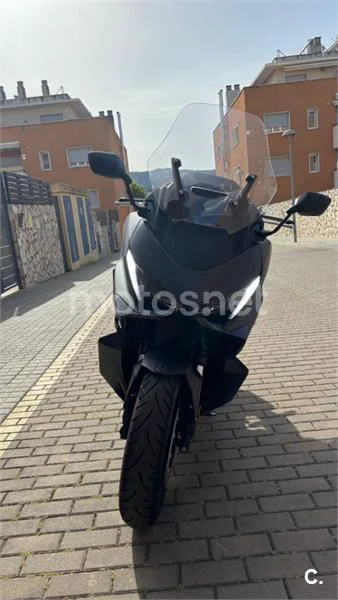 Honda Forza 750 – Vista 3