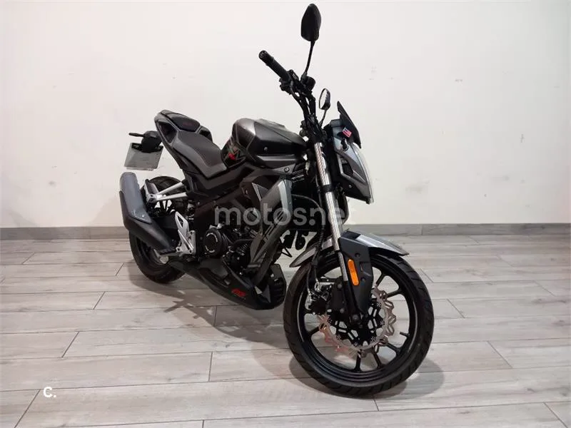 UM Xtreet 125 – Vista 4