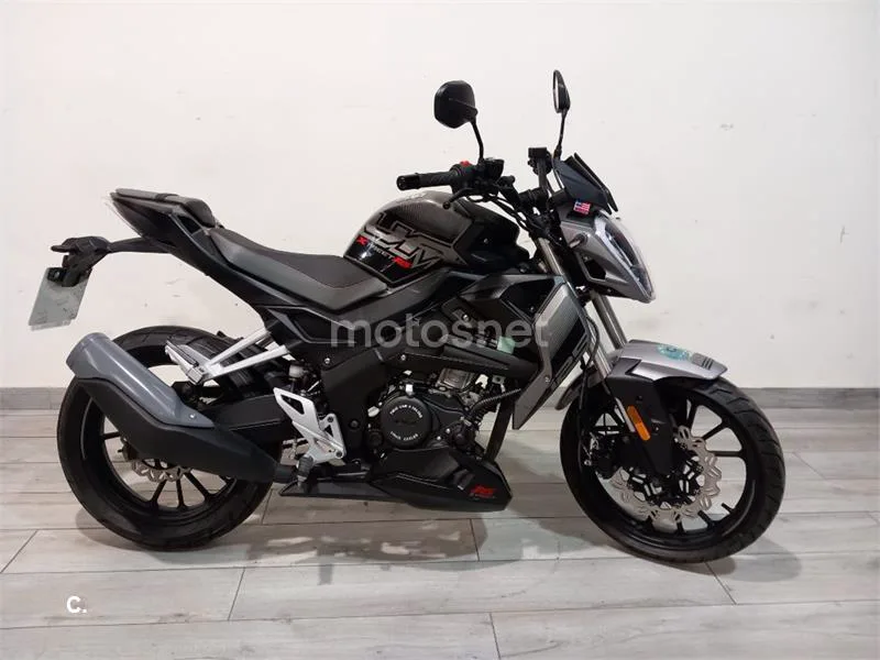 UM Xtreet 125 – Vista 5