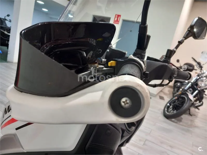 SYM Maxsym 400 – Vista 11