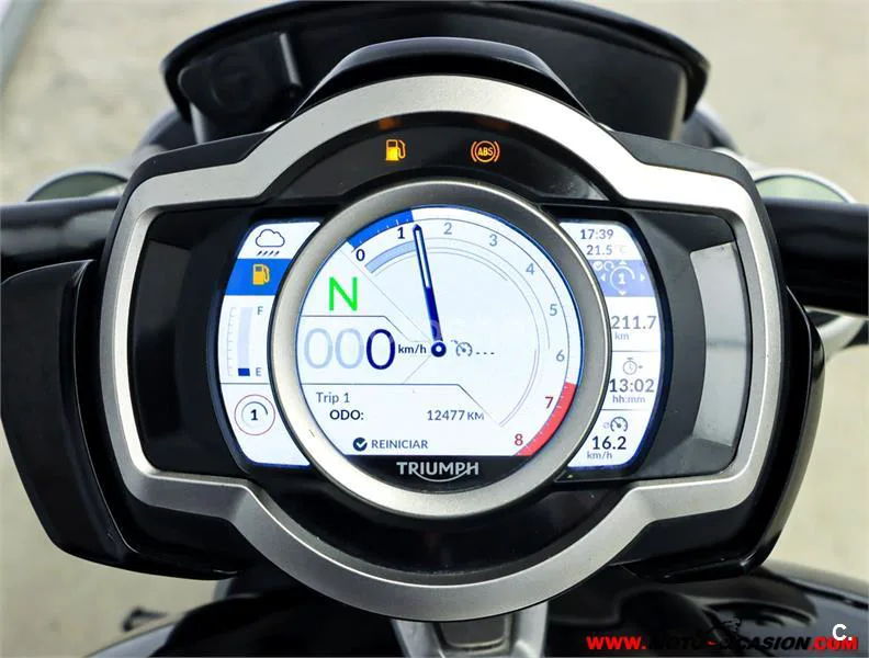 Triumph Rocket 3 – Vista 6