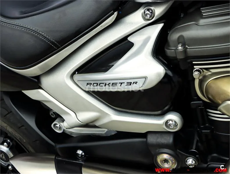 Triumph Rocket 3 – Vista 9