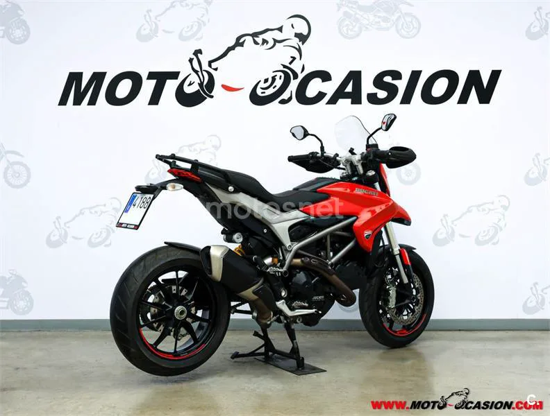 Ducati Hyperstrada – Vista 3
