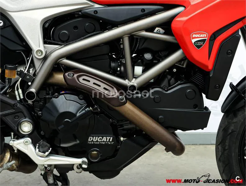 Ducati Hyperstrada – Vista 5