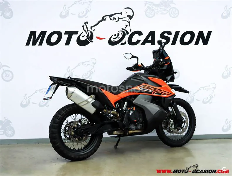 KTM 890 – Vista 3