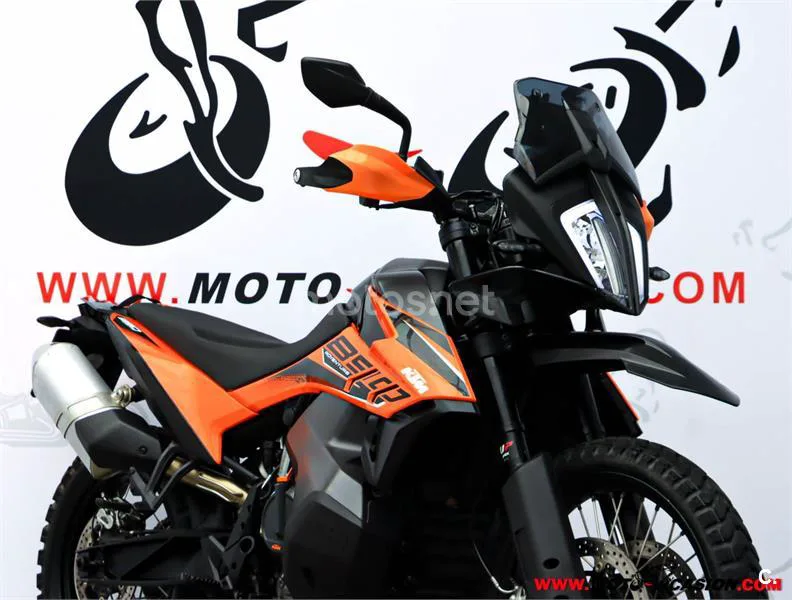 KTM 890 – Vista 4