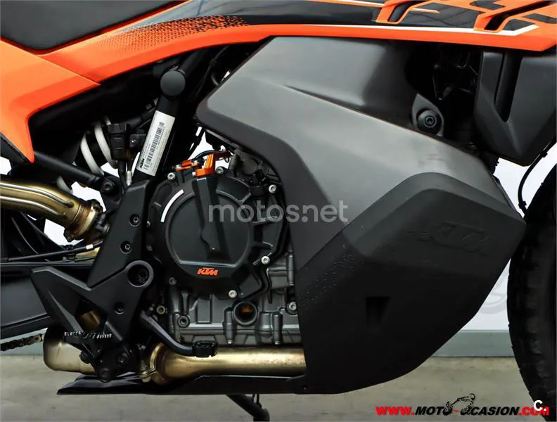 KTM 890 – Vista 5