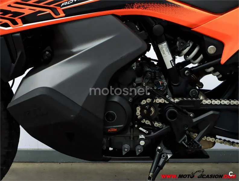 KTM 890 – Vista 10