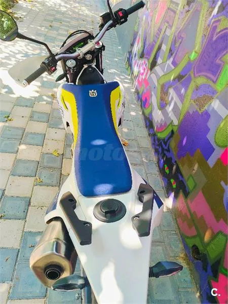 Husqvarna 701 Supermoto – Vista 4