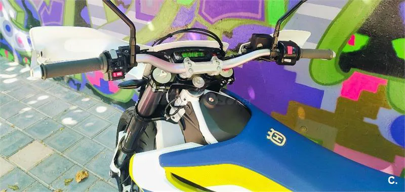 Husqvarna 701 Supermoto – Vista 6