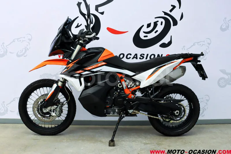 KTM 890 – Vista 7
