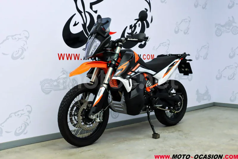 KTM 890 – Vista 8