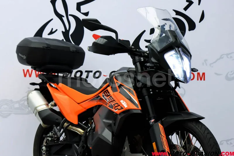 KTM 890 – Vista 4