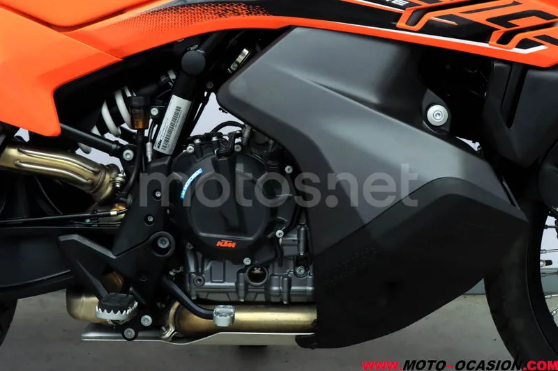 KTM 890 – Vista 5