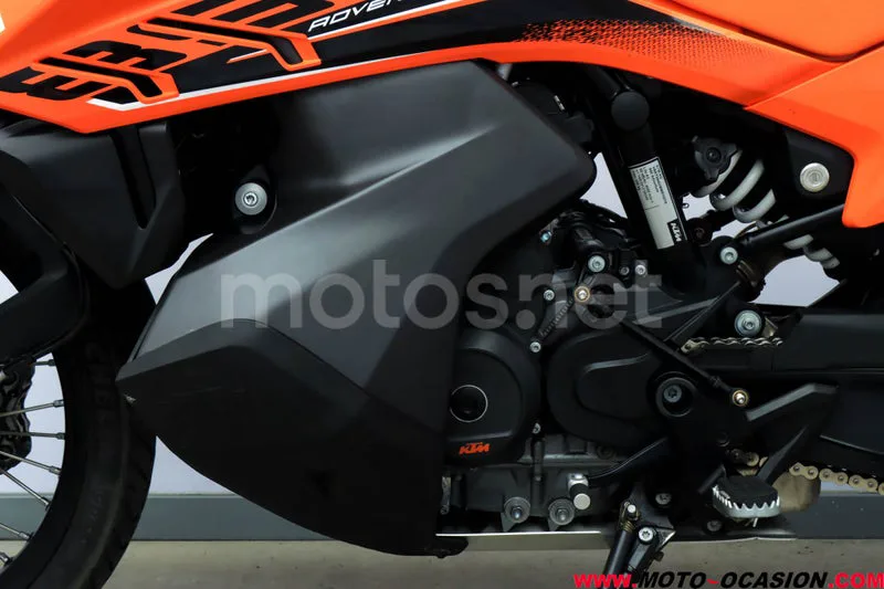 KTM 890 – Vista 10