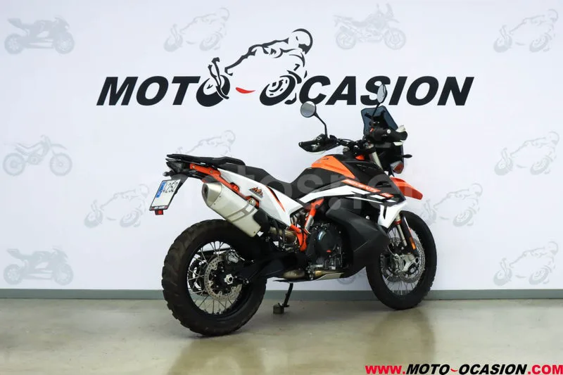 KTM 890 – Vista 3