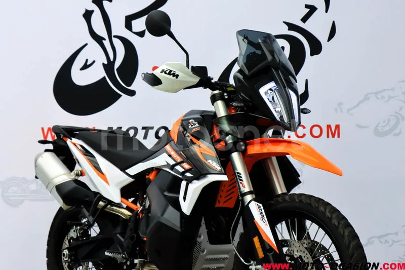 KTM 890 – Vista 4