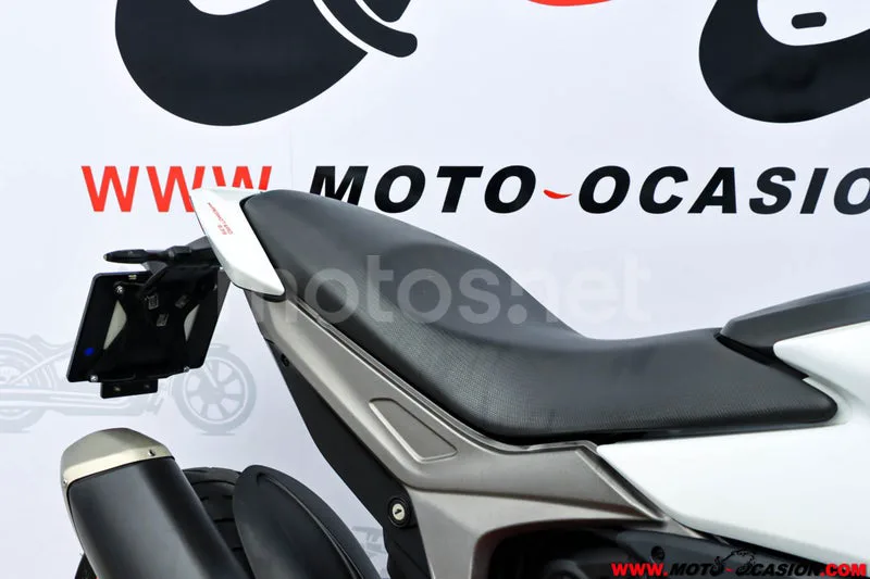 Ducati Hypermotard 939 – Vista 11
