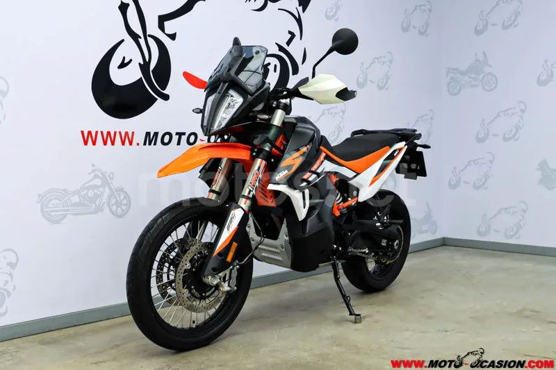 KTM 890 – Vista 8