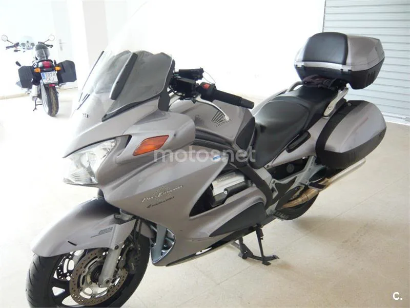 Honda Pan-European ST 1300 – Vista 4