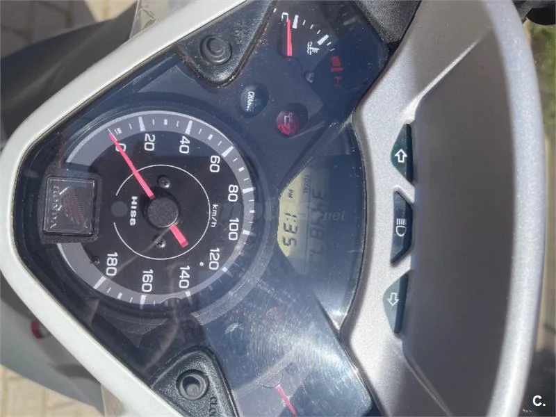 Honda SH300i – Vista 3