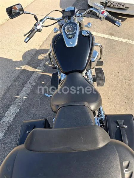 Suzuki Intruder C800 – Vista 3