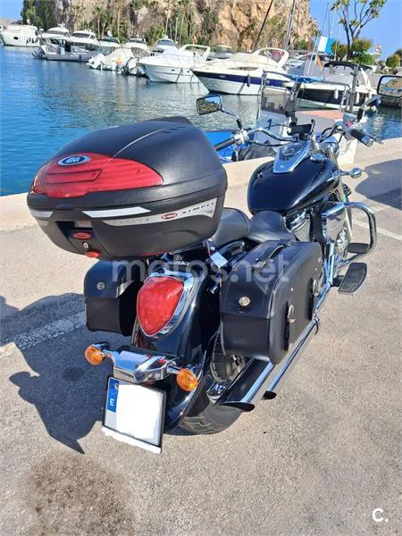 Suzuki Intruder C800 – Vista 9