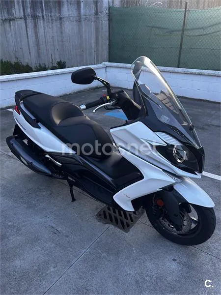 Kymco Super Dink 350i – Vista 5