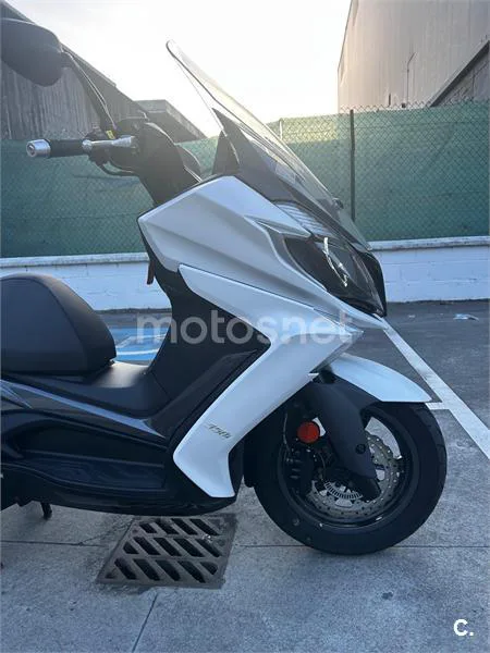 Kymco Super Dink 350i – Vista 7